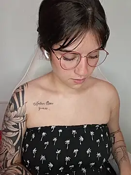 kuritto  online show from February 12, 2:13 am