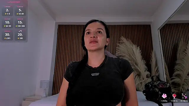 Violett hott  online show from July 12, 12:17 pm