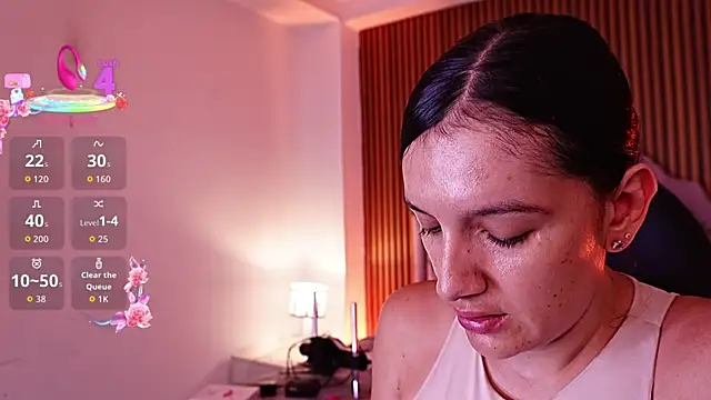 Violett hott  online show from June 13, 12:35 pm
