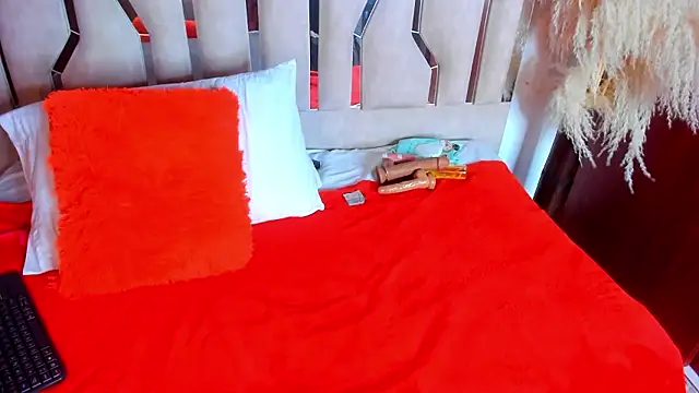 Thalia  Rose online show from January 9, 12:53 pm