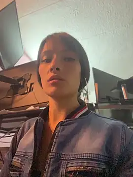 Michelle ec online show from April 29, 9:09 pm