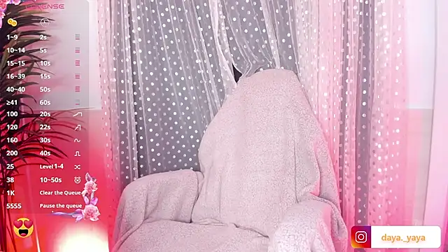 pinky  bunny online show from August 2, 3:20 am