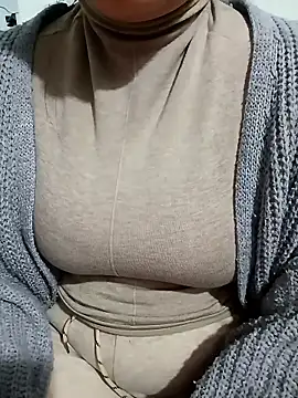 Tulip Giang online show from January 13, 4:00 pm