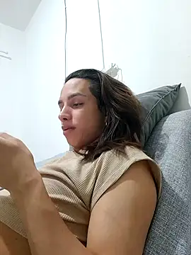 ofjuliaa online show from June 19, 2:38 am