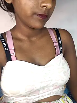 Royal-girl78 online show from January 14, 6:35 pm