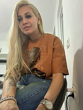 AlmaRusell online show from January 17, 11:50 am