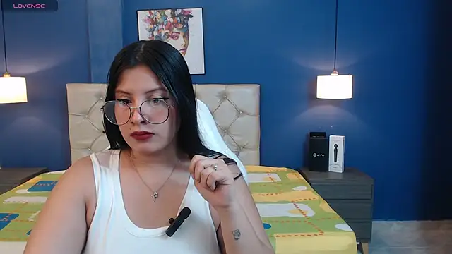 Lucy whitee online show from January 16, 11:28 am