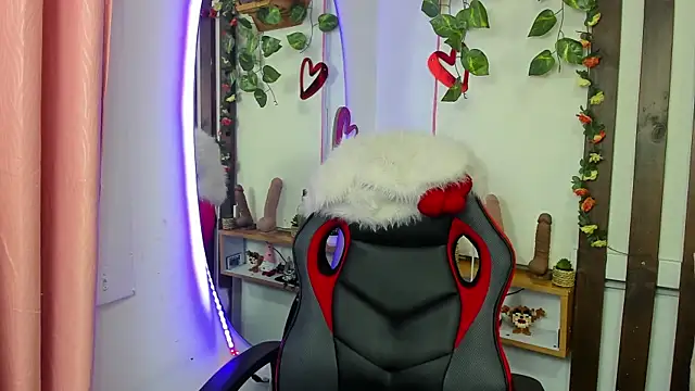 MeowMota  online show from August 3, 6:13 pm