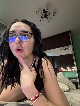 AmayaDominique online show from March 19, 3:05 pm