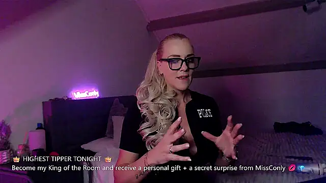 missconly online show from August 2, 6:55 pm