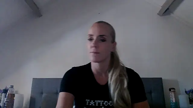 missconly online show from July 11, 3:12 pm
