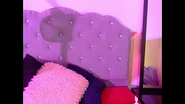 sofiaspring online show from July 28, 3:08 pm