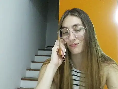 Noracherry online show from March 4, 12:17 am