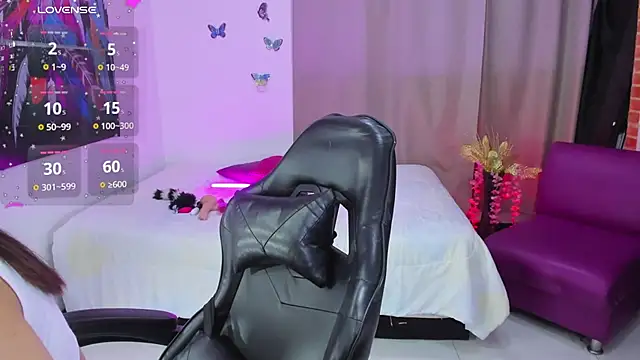 lune rose online show from February 26, 1:15 am