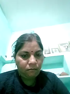 Rashmi2563 online show from May 2, 11:19 pm