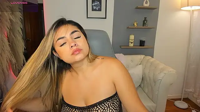 taylor smiith1 online show from March 9, 11:46 am