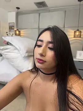 IvonneOwen online show from June 5, 3:32 am