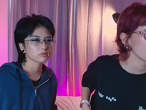 Lesbian Sexxx online show from April 7, 10:23 pm