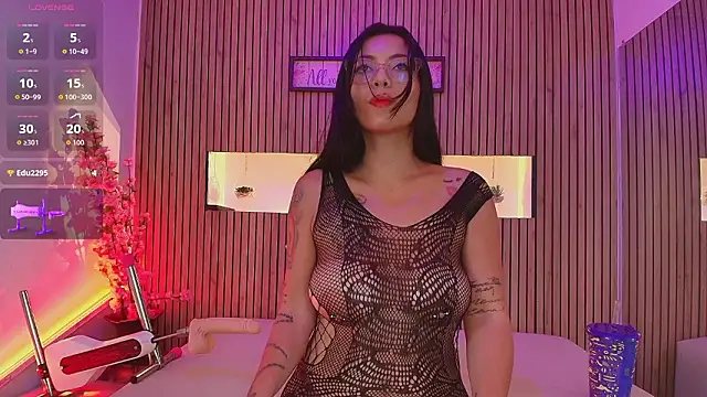 Renata blue online show from March 5, 10:38 pm