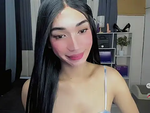 FyangFoxx online show from May 15, 9:50 pm