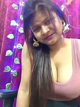 Attractive Queen  online show from February 22, 8:15 am