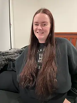 carinabro10 online show from July 9, 9:33 am