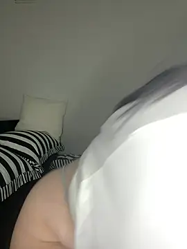 brunettebabexox online show from May 1, 9:12 am