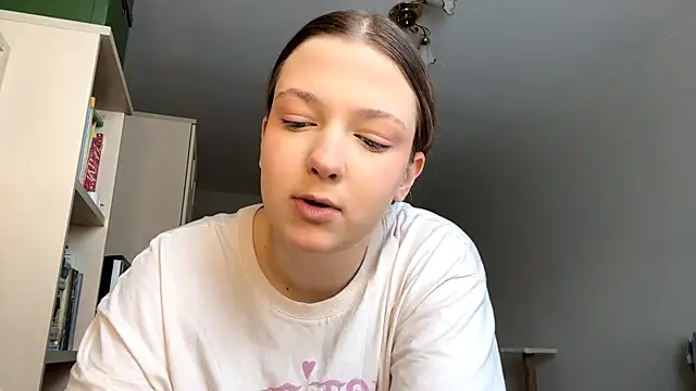 JammieMickiewicz online show from February 7, 8:18 am