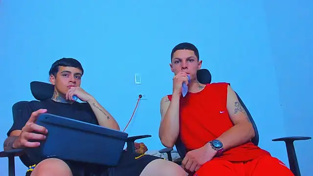 Thomas-Wil online show from May 3, 2:37 am