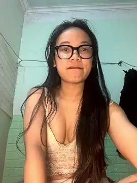 Leeeiu online show from January 13, 1:15 pm