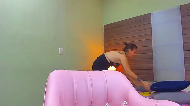 Hadde multisquirt online show from June 16, 12:17 pm