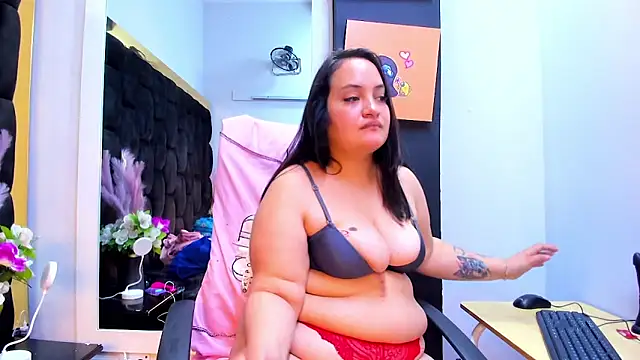 MiaRouss69 online show from June 21, 3:21 am