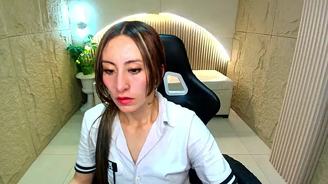 katalina r  online show from March 8, 12:20 pm