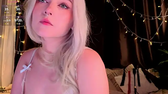 ShyniAlice online show from June 13, 4:10 am