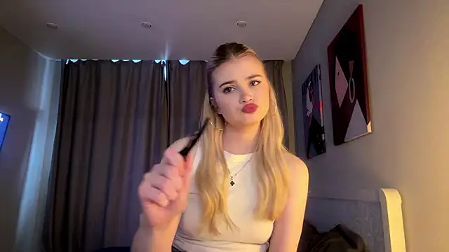 KariJarecke online show from March 16, 1:04 pm