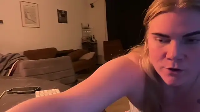 SexyBlondJoanna online show from March 12, 7:49 pm