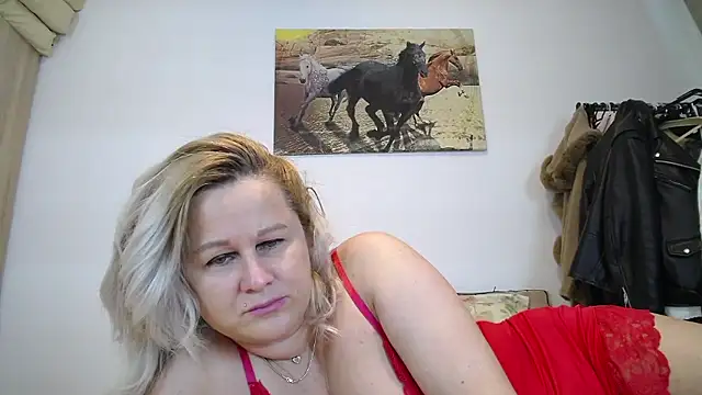 MiaBenjamin online show from January 15, 9:04 am