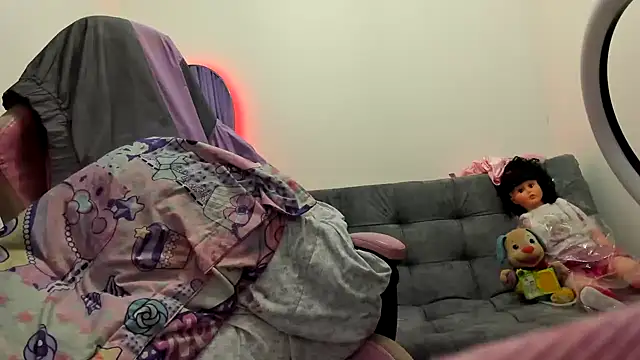 jenniferbodys online show from July 29, 12:10 am