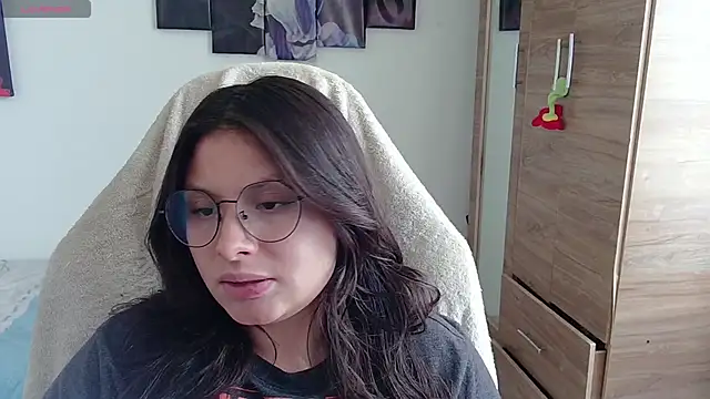 yessica gomez01 online show from June 2, 10:11 pm