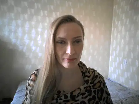 Averinona online show from March 17, 1:26 pm