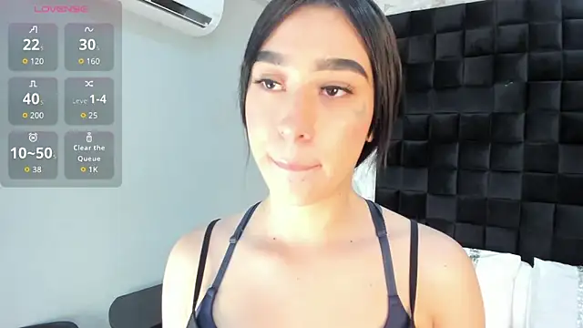 emily clarkk  online show from March 12, 8:22 pm