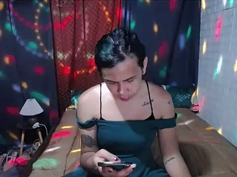 BriannaCruz24 online show from April 29, 10:07 am