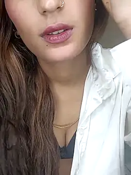 TrendyTales  online show from March 7, 4:25 pm