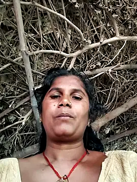 Hot di97 online show from August 4, 1:33 am