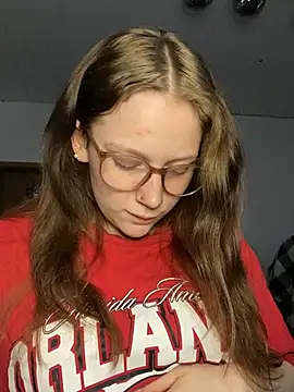 YoungLisaa18 online show from March 24, 3:50 pm