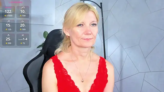 Julie Lucas online show from August 3, 12:03 am