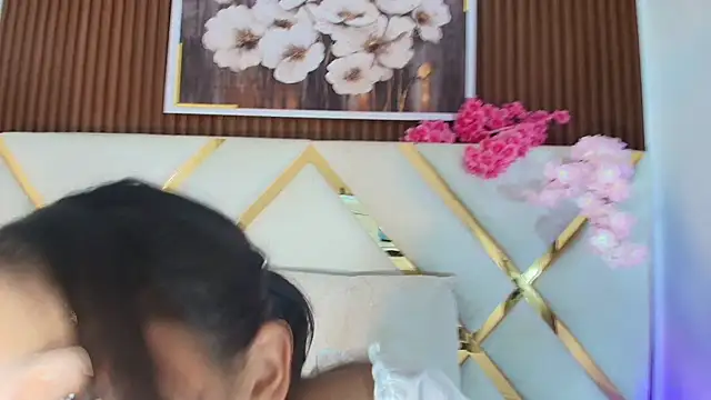 Real virgin Pussy online show from June 19, 6:55 pm