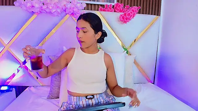 Real virgin Pussy online show from July 25, 8:38 pm