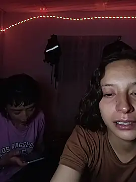 AlexxaAndRileyy online show from July 3, 2:17 am
