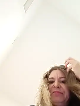 Didi2081 online show from March 25, 12:49 am